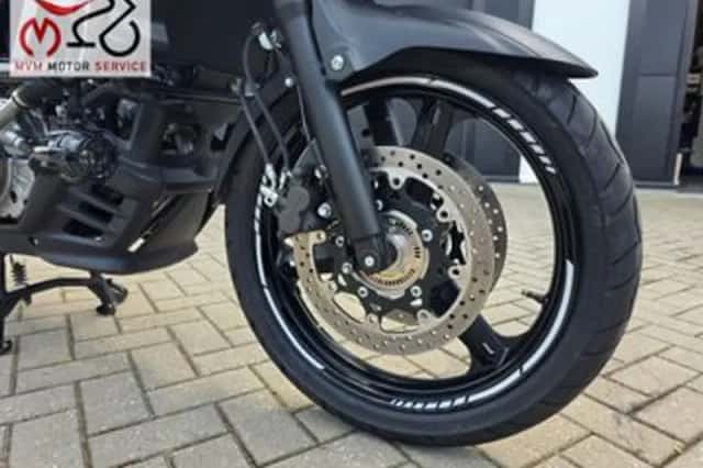 Suzuki V-STROM (2015) thumbnail 3