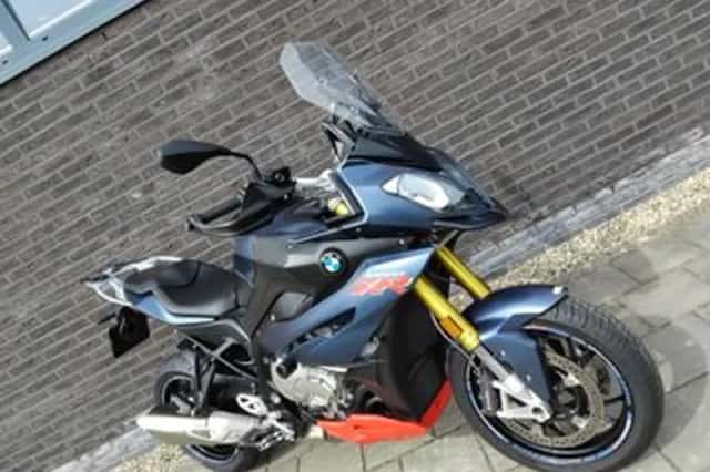 BMW S (2019) thumbnail 1