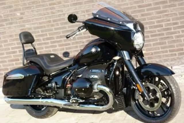 BMW R (2023) thumbnail 1