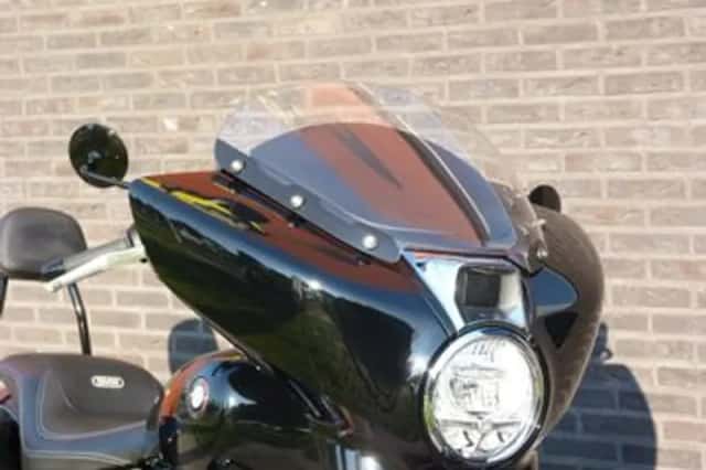 BMW R (2023) thumbnail 2