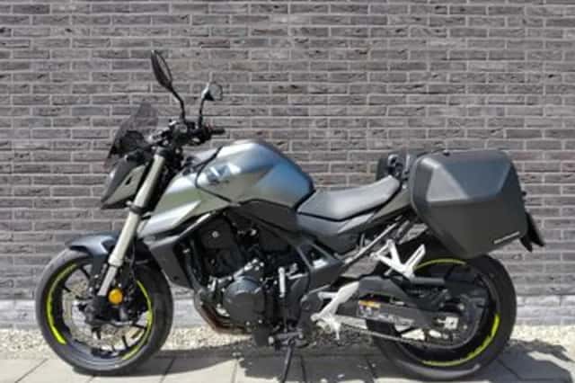 Honda CB (2024) thumbnail 2