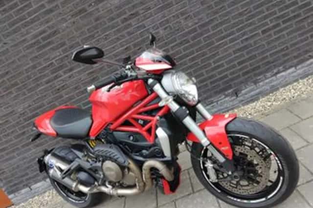 DUCATI MONSTER (2014) thumbnail 1