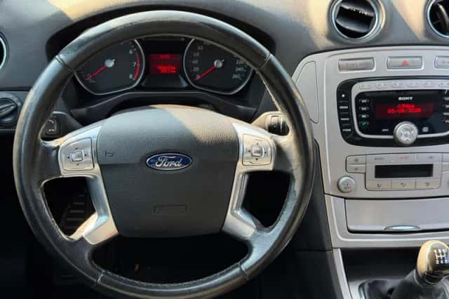 Ford Mondeo (2009) thumbnail 3