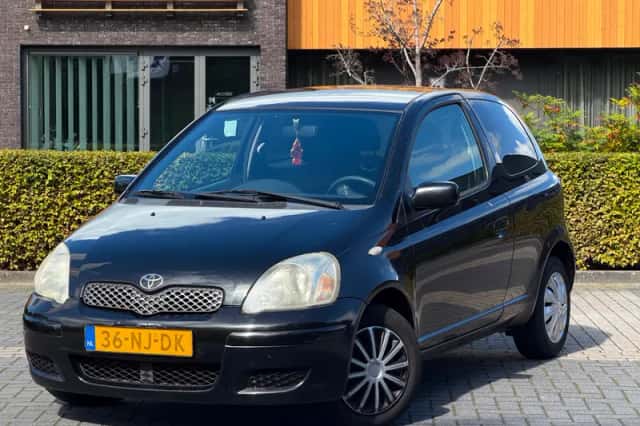 Toyota Yaris (2003) thumbnail 1