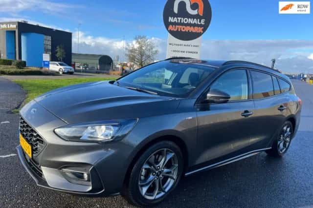 Ford Focus (2019) thumbnail 1