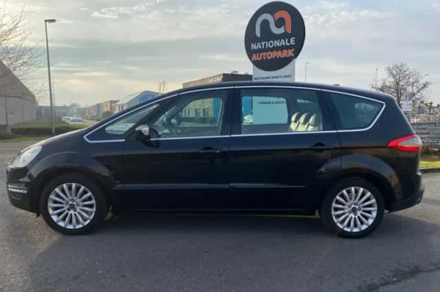 Ford S-Max (2011) thumbnail 2