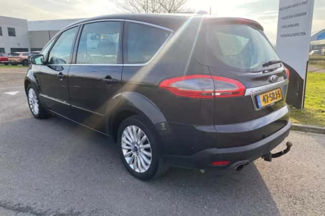 Ford S-Max (2011) thumbnail 3