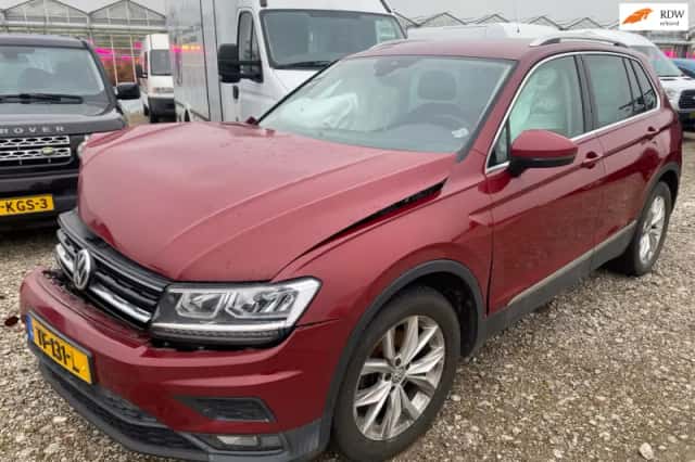 Volkswagen Tiguan (2018) thumbnail 1