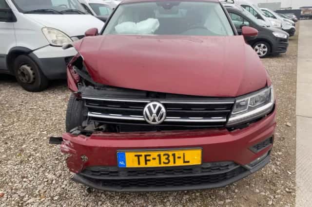 Volkswagen Tiguan (2018) thumbnail 2