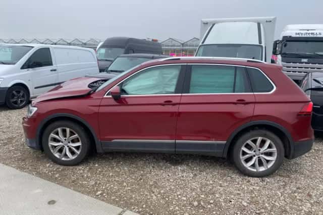 Volkswagen Tiguan (2018) thumbnail 3