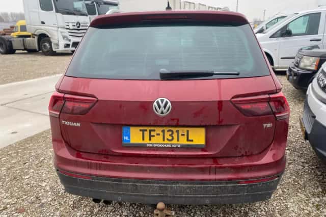 Volkswagen Tiguan (2018) thumbnail 5
