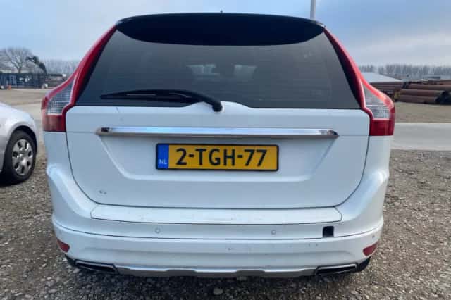 Volvo XC60 (2014) thumbnail 3