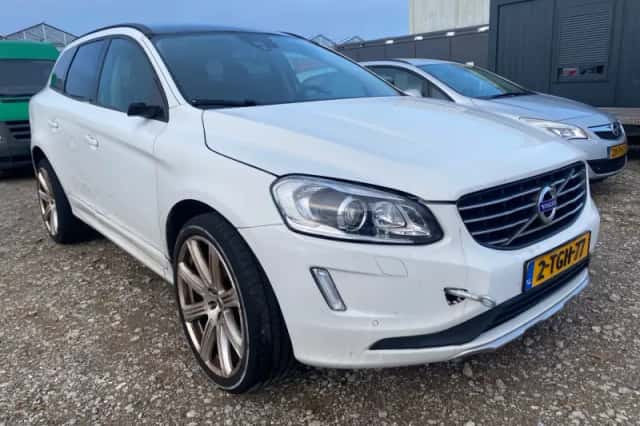 Volvo XC60 (2014) thumbnail 6