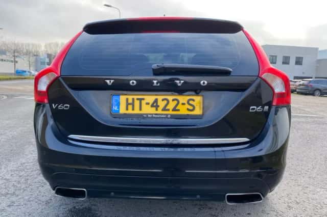 Volvo V60 (2015) thumbnail 4