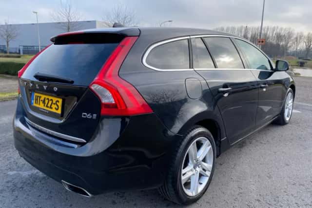Volvo V60 (2015) thumbnail 5