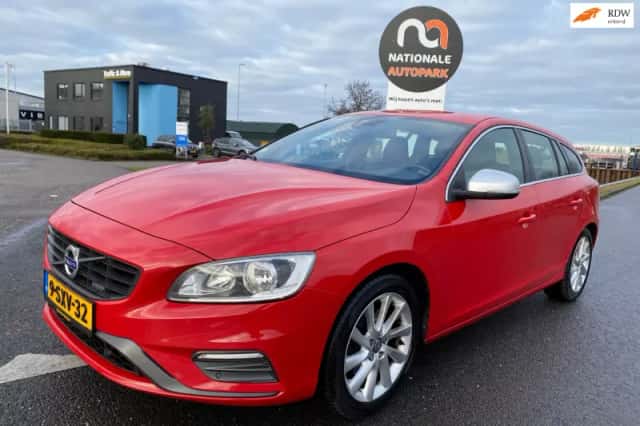 Volvo V60 (2014) thumbnail 1