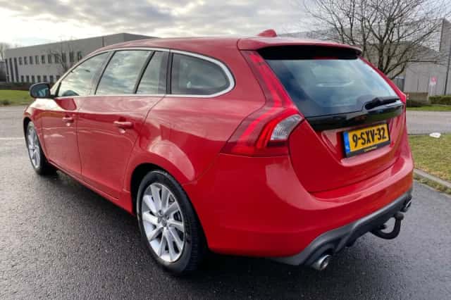 Volvo V60 (2014) thumbnail 3