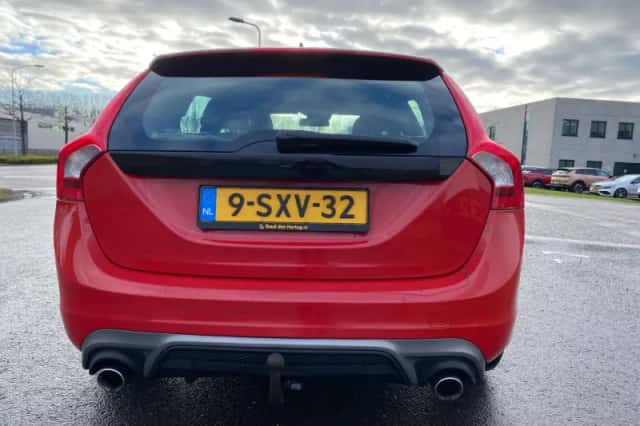 Volvo V60 (2014) thumbnail 4