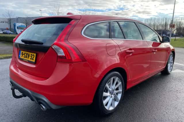 Volvo V60 (2014) thumbnail 5