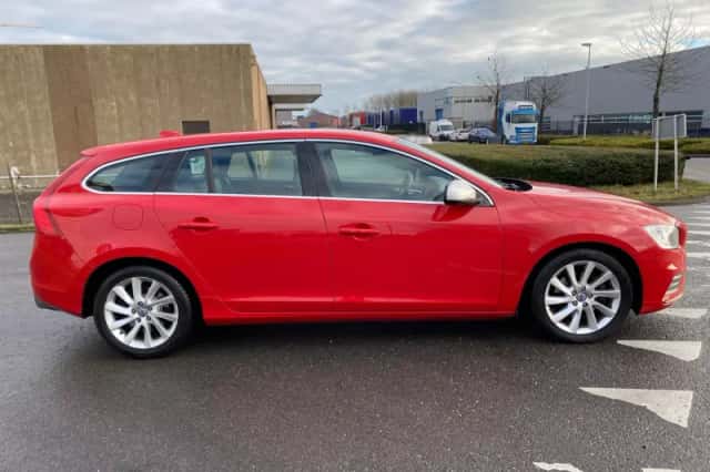 Volvo V60 (2014) thumbnail 6