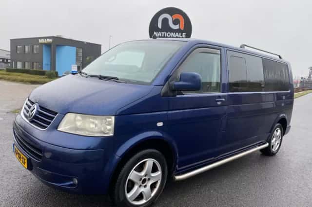 Volkswagen Caravelle (2005) thumbnail 1