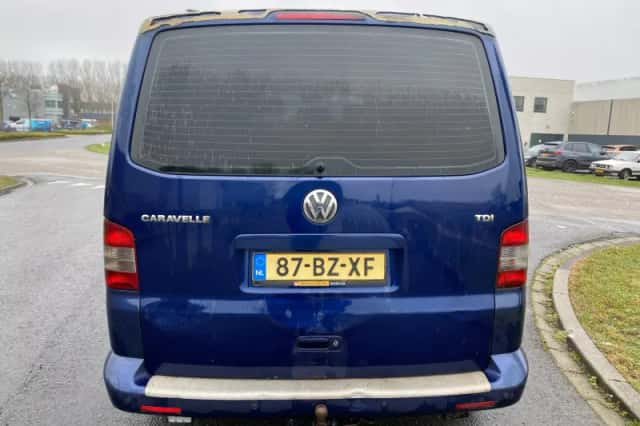 Volkswagen Caravelle (2005) thumbnail 4
