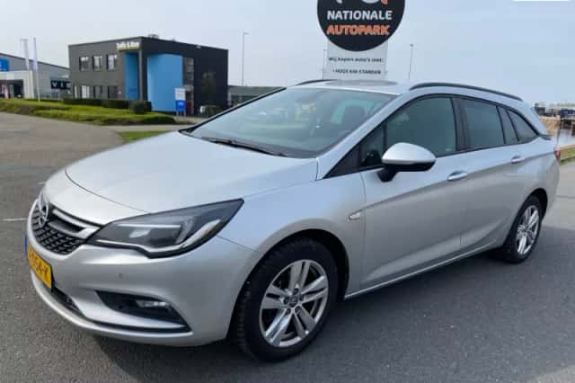 Opel Astra (2017) thumbnail 1