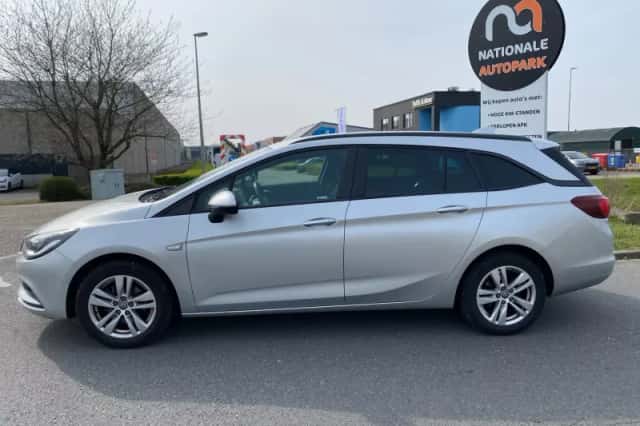 Opel Astra (2017) thumbnail 2