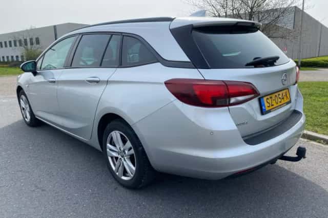 Opel Astra (2017) thumbnail 3