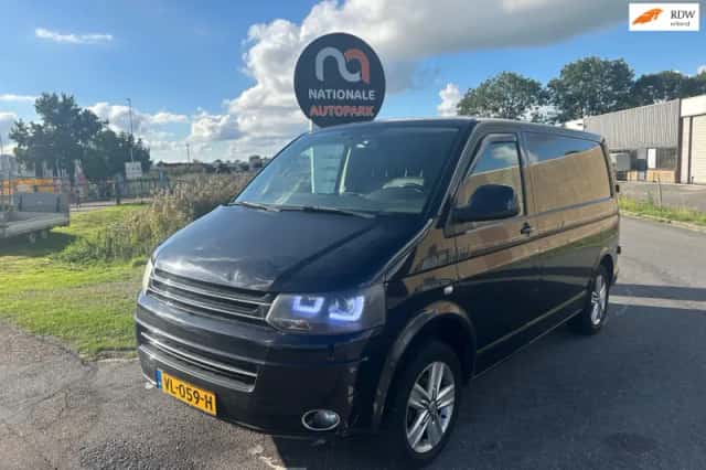 Volkswagen Transporter (2015) thumbnail 1