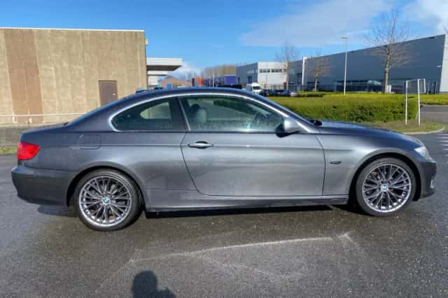BMW 3-Serie (2011) thumbnail 6