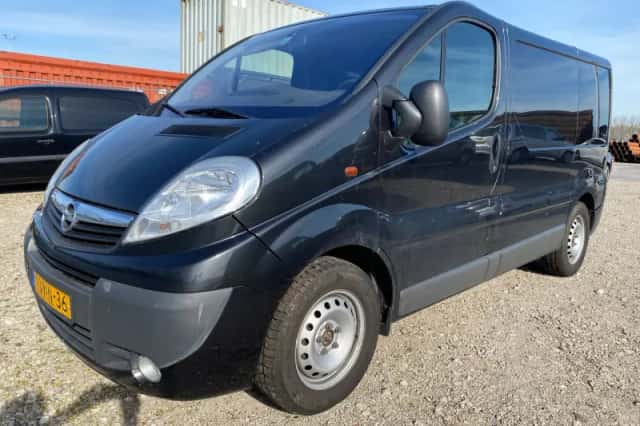 Opel Vivaro (2011) thumbnail 1
