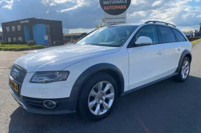 Audi A4 Allroad (2010) thumbnail 1