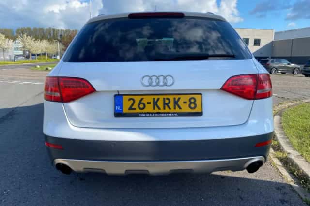 Audi A4 Allroad (2010) thumbnail 4