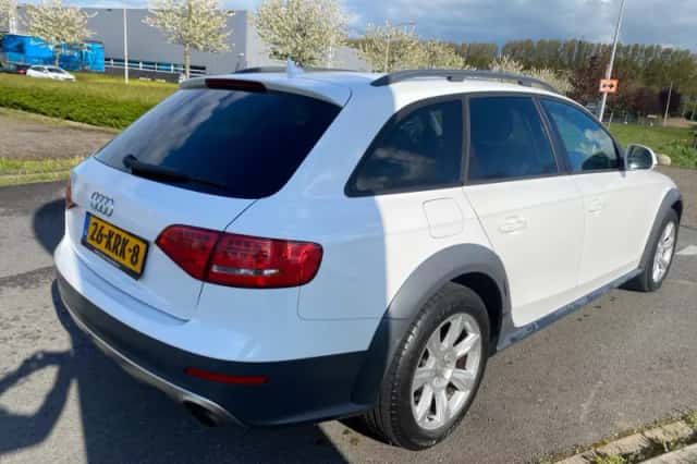Audi A4 Allroad (2010) thumbnail 5