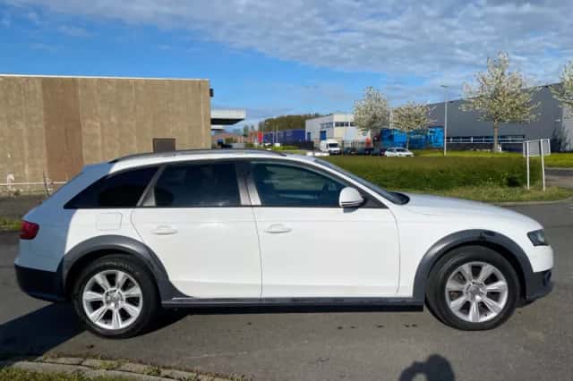 Audi A4 Allroad (2010) thumbnail 6