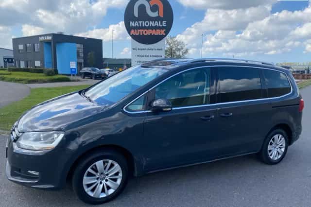 Volkswagen Sharan (2011) thumbnail 1