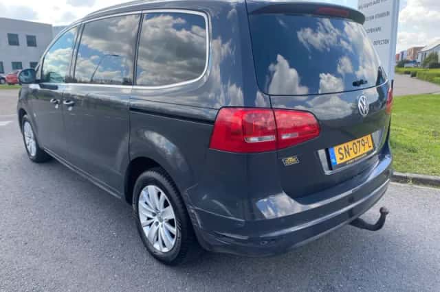 Volkswagen Sharan (2011) thumbnail 4