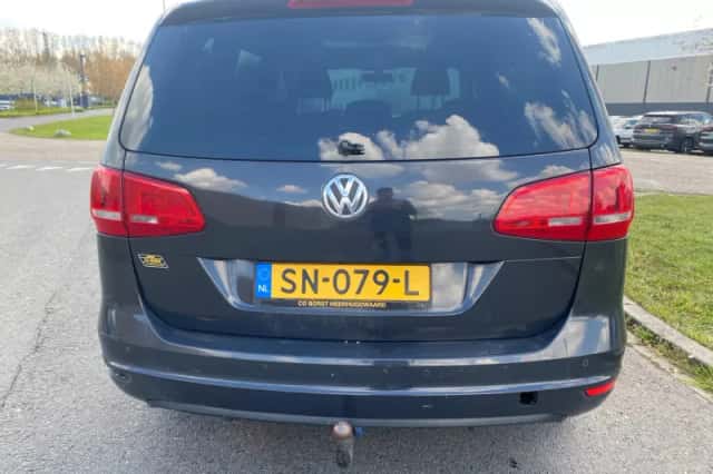 Volkswagen Sharan (2011) thumbnail 5