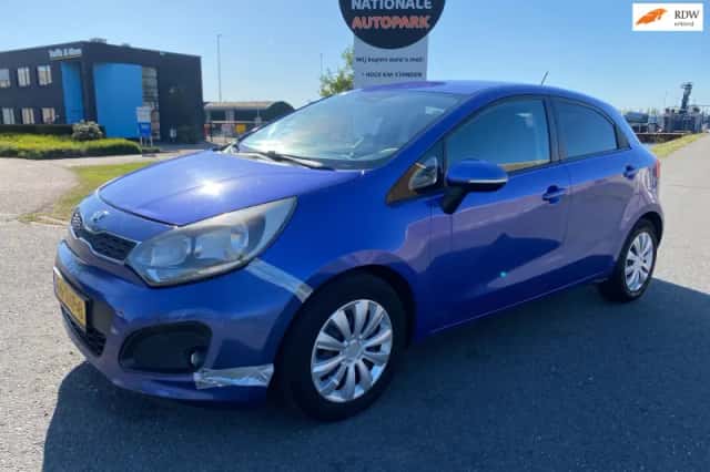 Kia Rio (2012) thumbnail 1