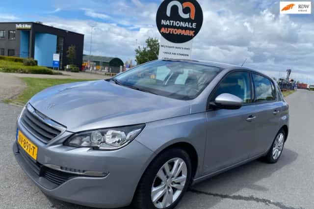 Peugeot 308 (2017) thumbnail 1