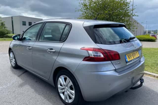 Peugeot 308 (2017) thumbnail 3