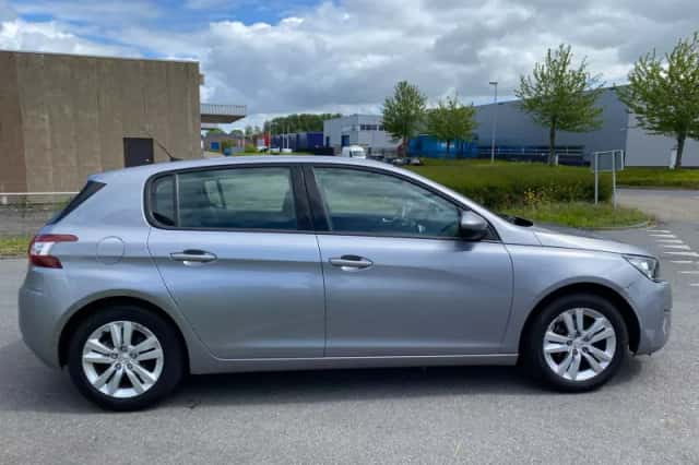 Peugeot 308 (2017) thumbnail 6