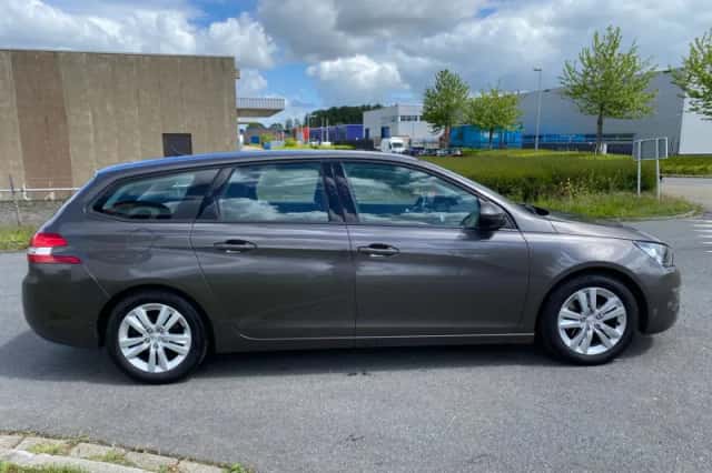 Peugeot 308 (2015) thumbnail 6