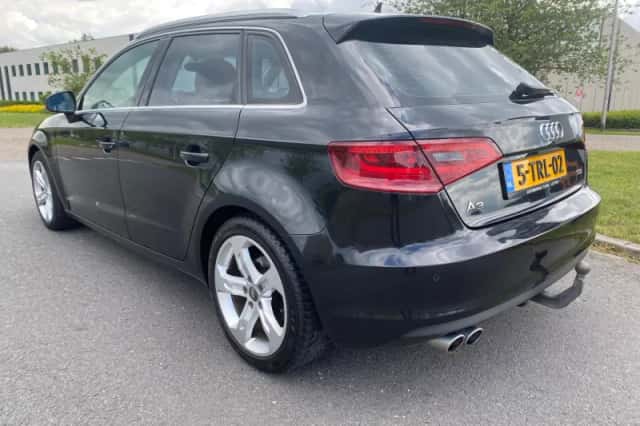 Audi A3 (2013) thumbnail 3