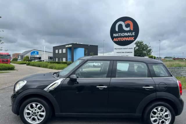 MINI Countryman (2011) thumbnail 2