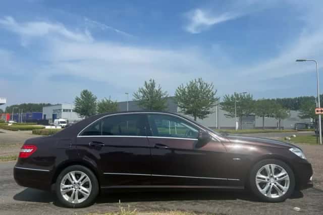 Mercedes-Benz E-Klasse (2010) thumbnail 6