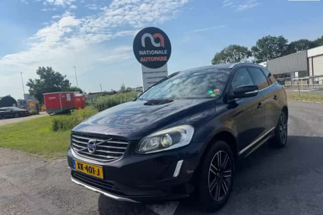 Volvo XC60 (2015) thumbnail 1
