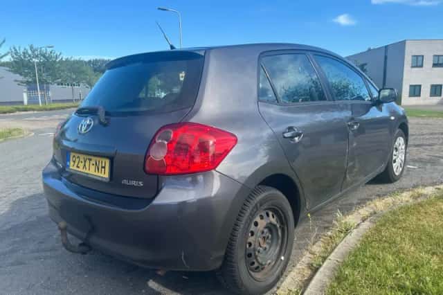 Toyota Auris (2007) thumbnail 5