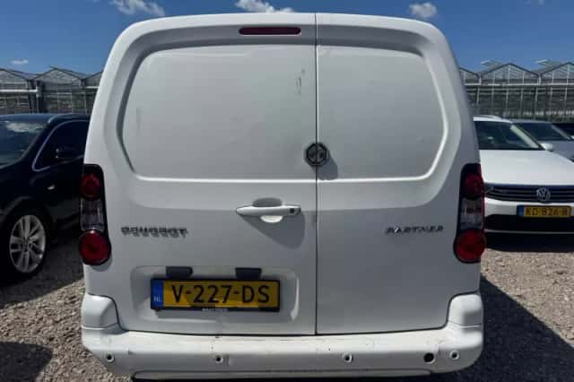 Peugeot Partner (2017) thumbnail 3